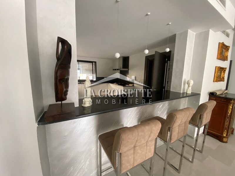 Villa S+3 avec piscine et studio indépendant à La Soukra